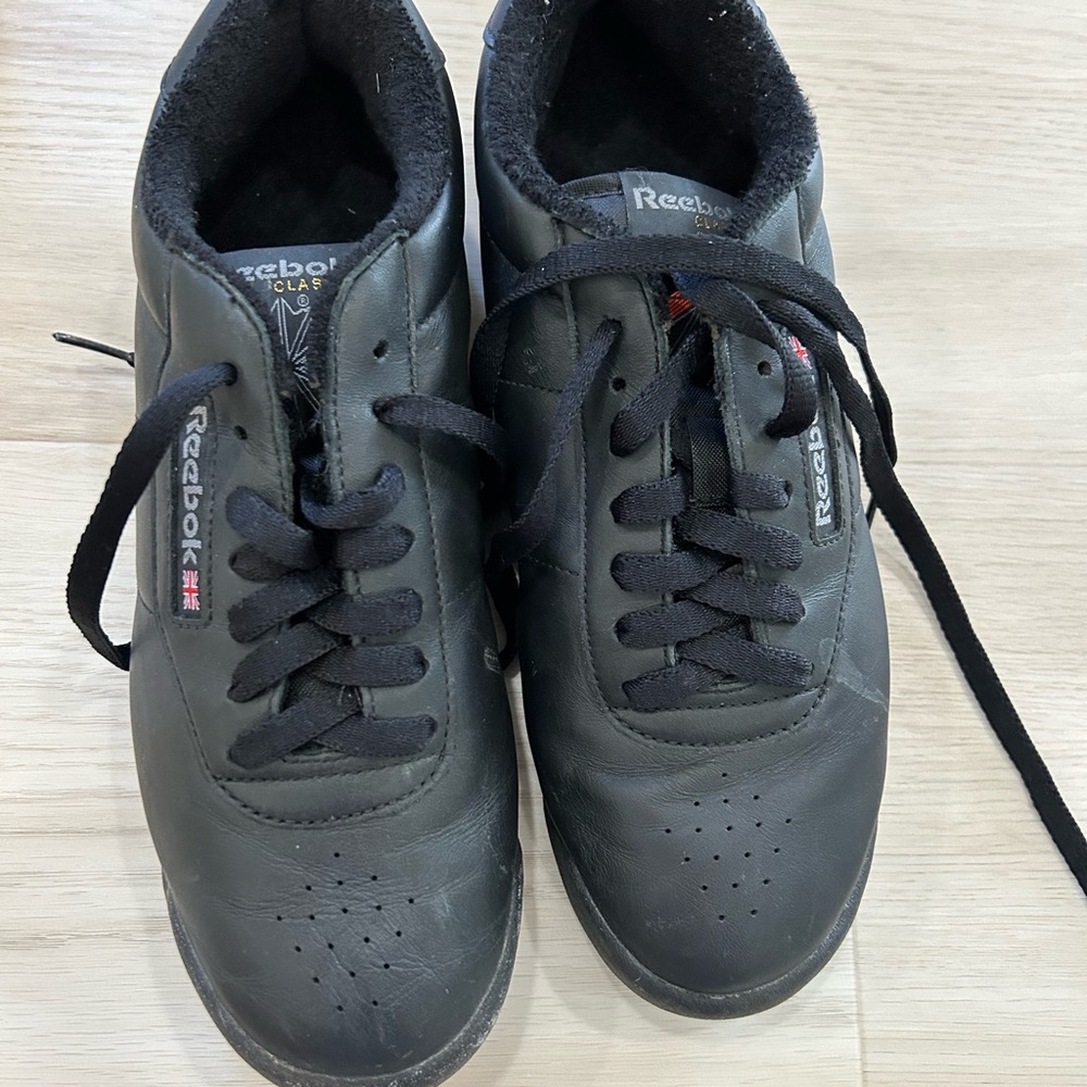 Reebok black shoes